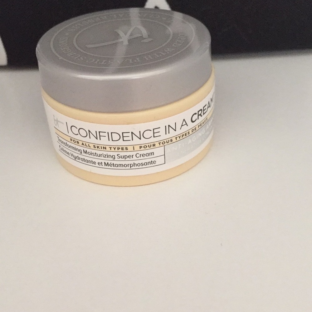It cosmetics confidence in a cream .5 fl oz